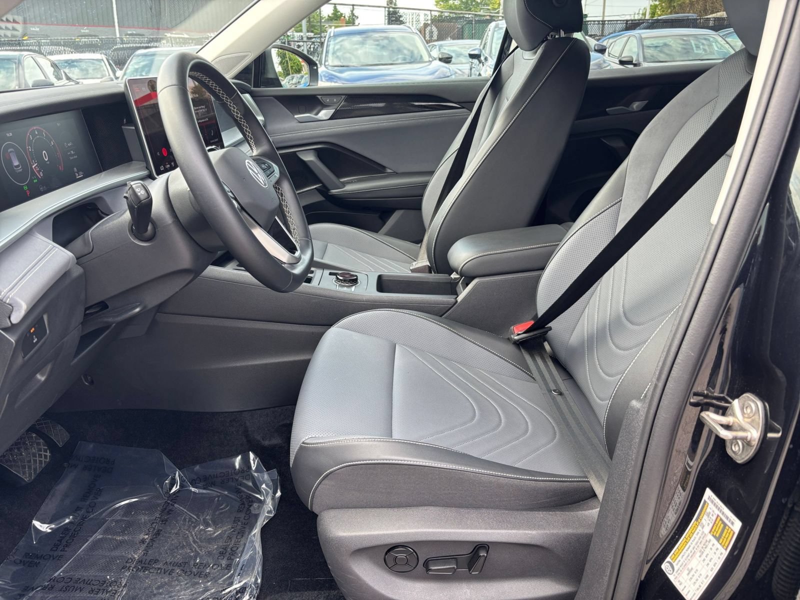 Used 2026 Volkswagen Tiguan SE FWD image 28