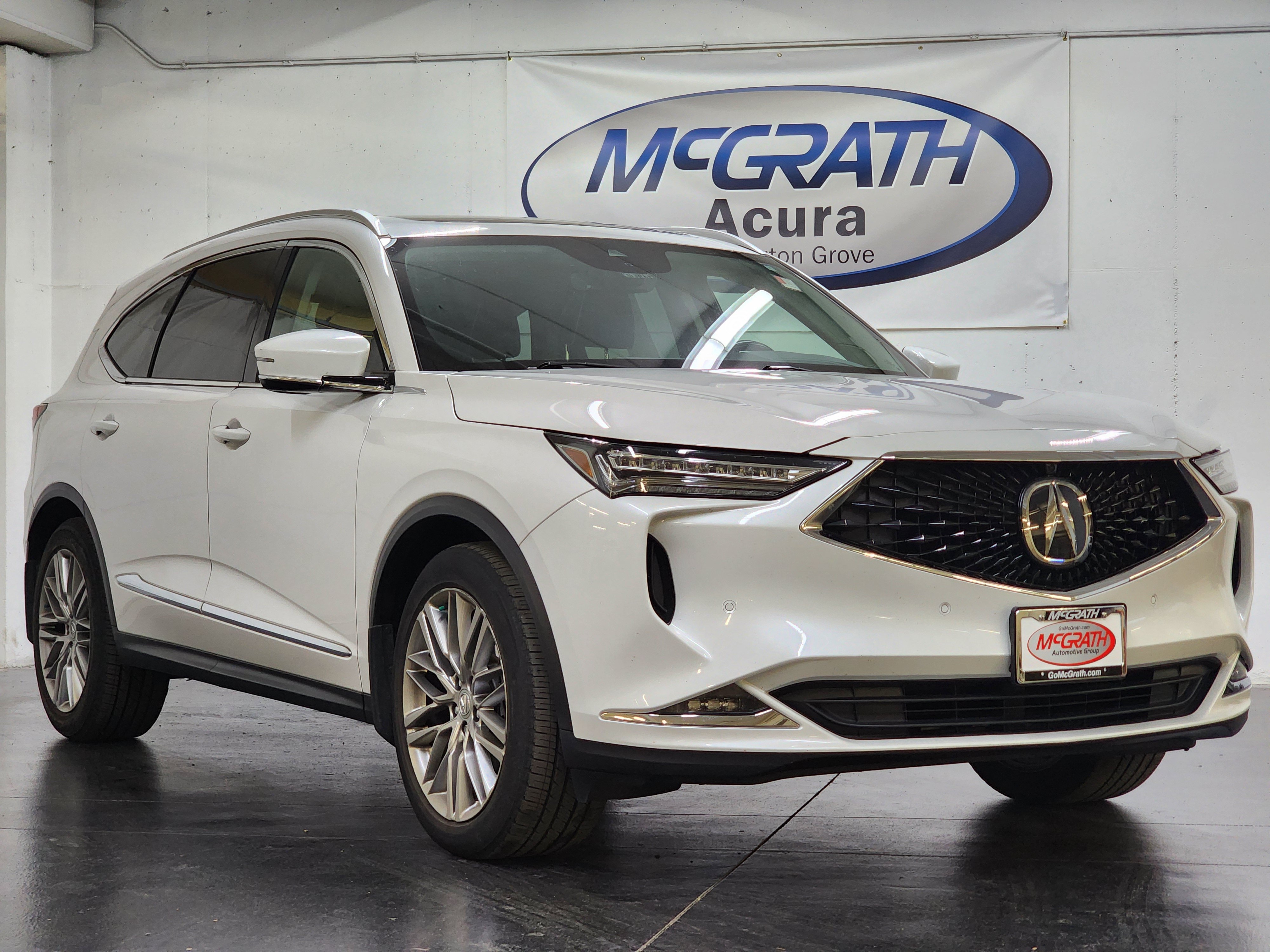 Used 2023 Acura MDX w/ Advance Package AWD/4WD image 3