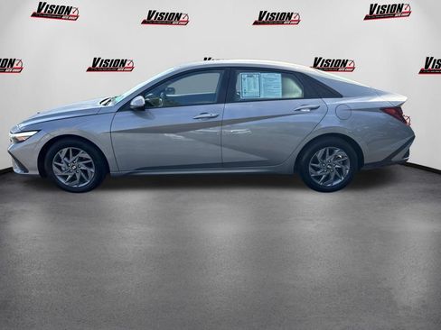 Used 2024 Hyundai Elantra SEL FWD image 8
