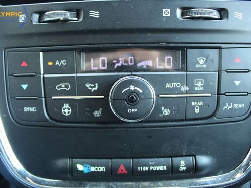 Used 2018 Dodge Grand Caravan GT image 26