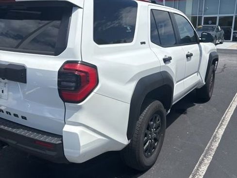 Used 2025 Toyota 4Runner SR5 AWD/4WD image 3