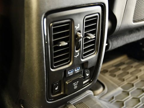Used 2022 Dodge Durango R/T w/ Tow 'N Go Package AWD/4WD image 23