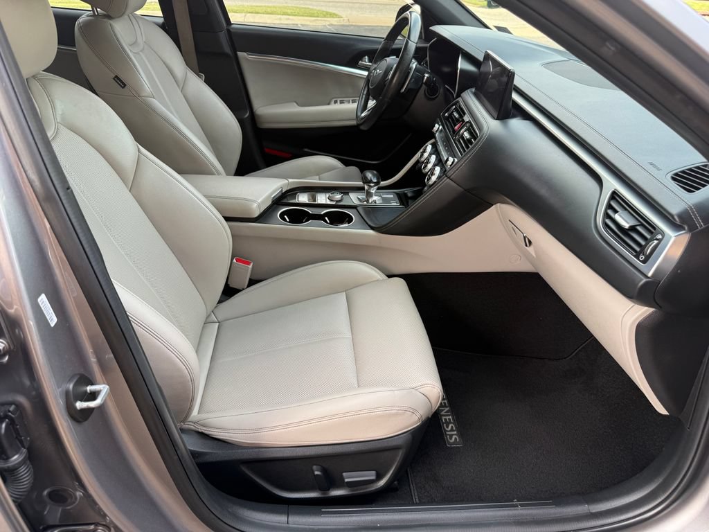 Used 2022 Genesis G70 2.0T RWD image 18