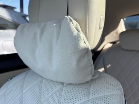 Used 2022 Mercedes-Benz S 580 4MATIC Sedan w/ 3D Technology Package image 17