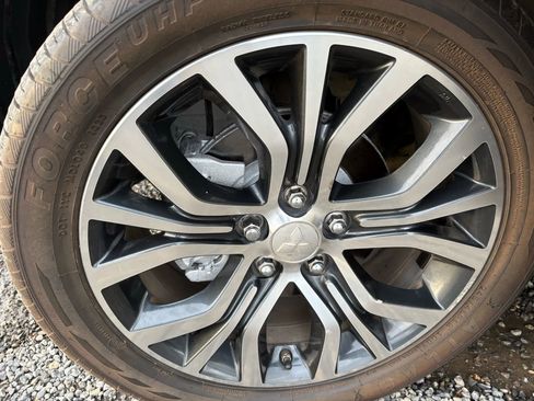 Used 2016 Mitsubishi Outlander SEL AWD/4WD image 26
