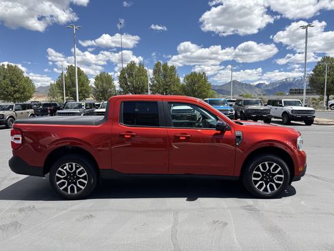 Used 2024 Ford Maverick Lariat FWD image 6