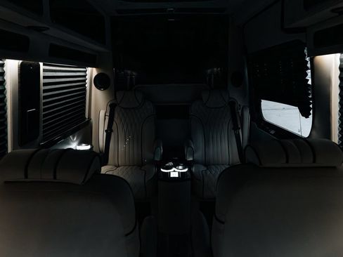 Used 2024 Mercedes-Benz Sprinter 3500 image 55