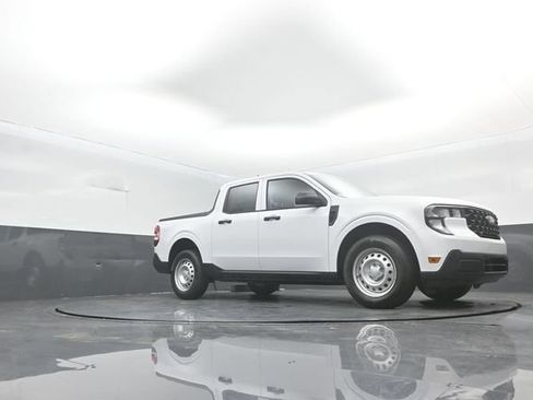 New 2026 Ford Maverick XL w/ Equipment Group 101A AWD/4WD image 31