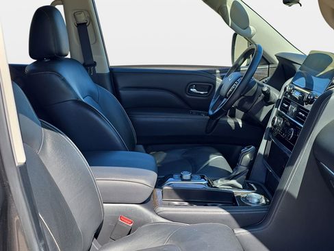 Used 2024 INFINITI QX80 Luxe image 10