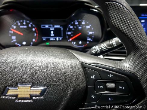 Used 2025 Chevrolet Trax LS w/ LS Convenience Package image 19