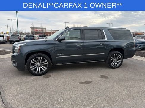Used 2020 GMC Yukon XL Denali w/ Denali Premium Package image 6