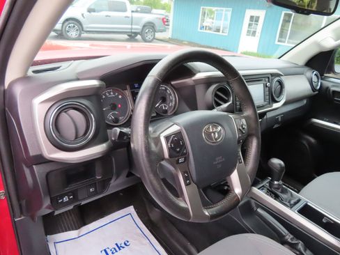 Used 2019 Toyota Tacoma SR5 image 26