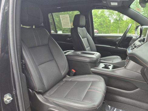 Used 2023 Chevrolet Suburban RST w/ Luxury Package AWD/4WD image 25