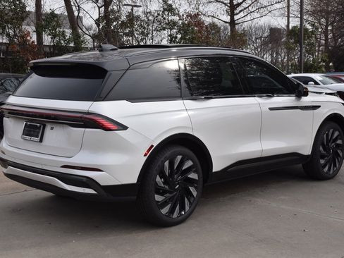 New 2026 Lincoln Nautilus Reserve w/ Jet Appearance Package image 6