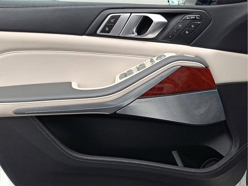 Used 2024 BMW ALPINA XB7 image 13