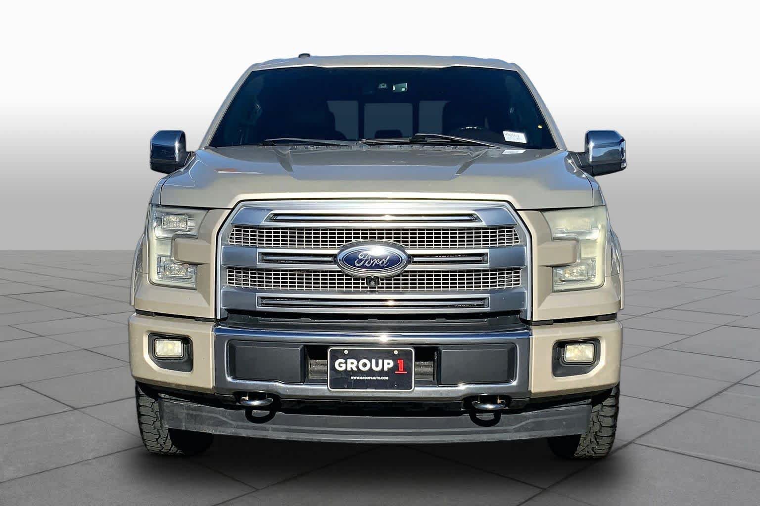 Used 2017 Ford F150 Platinum w/ Equipment Group 701A Luxury AWD/4WD image 4