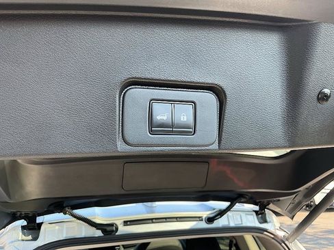 Certified 2025 Nissan Rogue SV w/ SV Premium Package FWD image 27