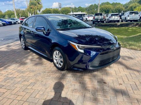 Used 2023 Toyota Corolla LE image 7