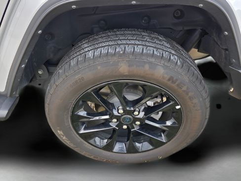 Used 2024 Jeep Wrangler Unlimited Sahara AWD/4WD image 27