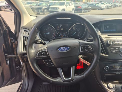 Used 2015 Ford Focus SE w/ SE Cold Weather Package FWD image 17