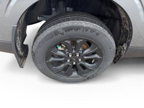 Used 2024 Ford Maverick Lariat w/ Black Appearance Package image 16