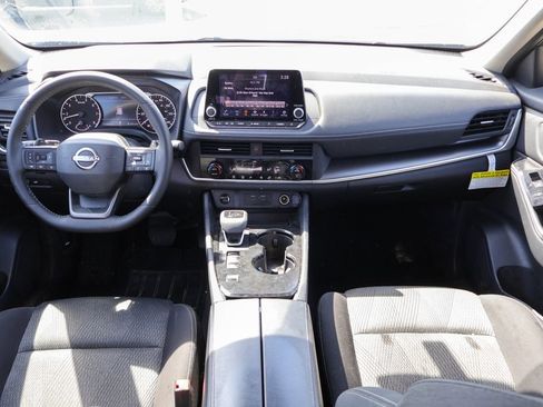 Certified 2026 Nissan Rogue SV FWD image 6