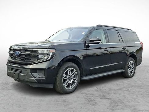 Used 2025 Ford Expedition Max Active AWD/4WD image 3