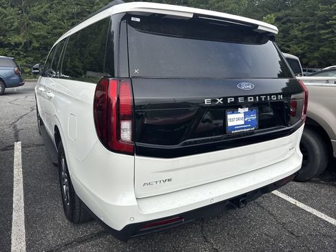 Used 2025 Ford Expedition Max Active AWD/4WD image 17