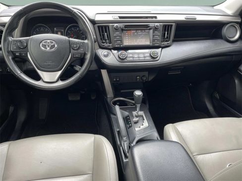 Used 2018 Toyota RAV4 XLE image 9