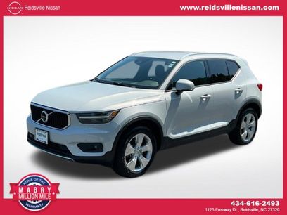 Used 2022 Volvo XC40 T5 Momentum