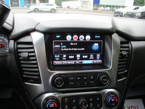 Used 2019 Chevrolet Tahoe LT w/ Off-Road Package AWD/4WD image 17