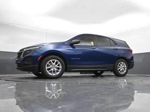 Used 2023 Chevrolet Equinox LS w/ LS Convenience Package image 38