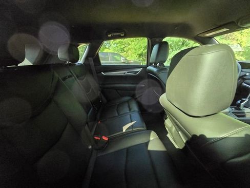 Used 2025 Cadillac XT5 Luxury FWD image 11
