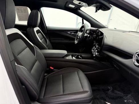 Used 2024 Chevrolet Blazer EV LT AWD/4WD image 21