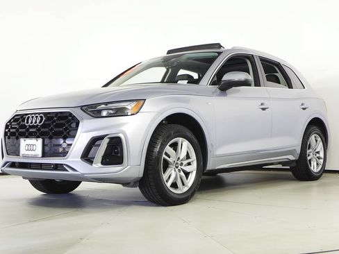 Used 2023 Audi Q5 2.0T Premium w/ Convenience Package AWD/4WD image 2