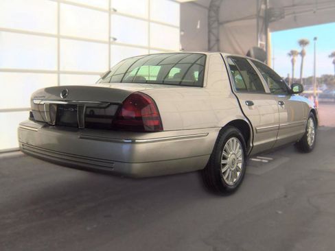 Used 2009 Mercury Grand Marquis LS RWD image 4