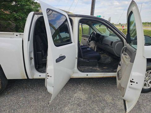 Used 2013 Chevrolet Silverado 1500 W/T w/ Skid Plate Package AWD/4WD image 7