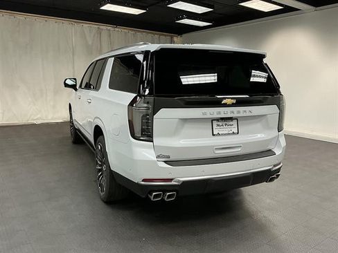 New 2026 Chevrolet Suburban High Country AWD/4WD image 3