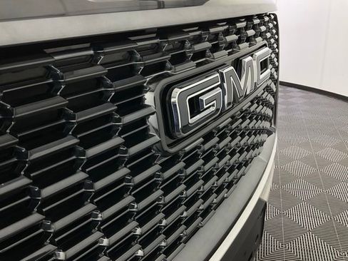 Used 2024 GMC Yukon XL Denali Ultimate image 11