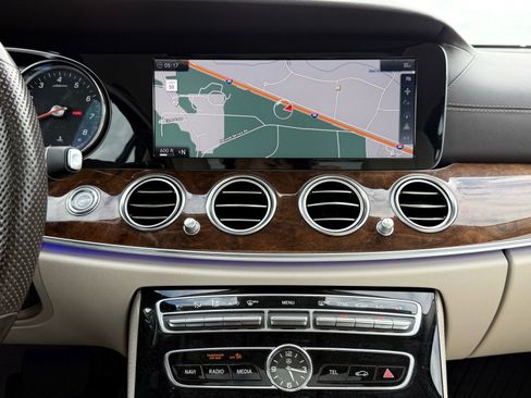 Used 2017 Mercedes-Benz E 300 4MATIC image 52