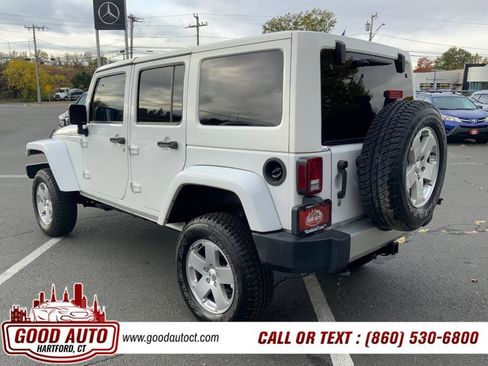 Used 2012 Jeep Wrangler Unlimited Sahara w/ Connectivity Group AWD/4WD image 17