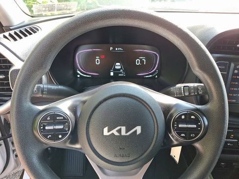 Certified 2023 Kia Soul LX w/ LX Technology Package image 23