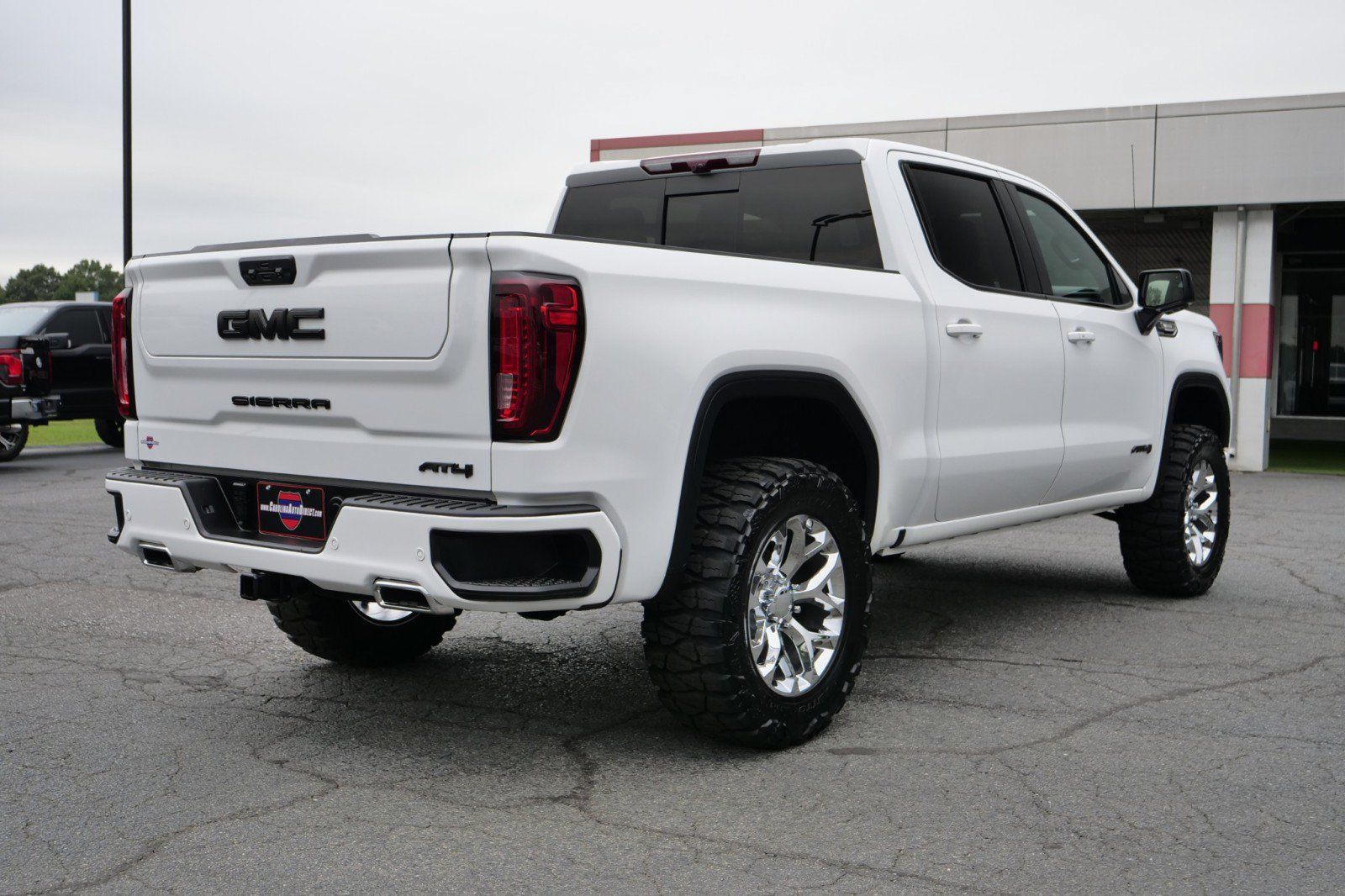 Used 2024 GMC Sierra 1500 AT4 w/ Technology Package AWD/4WD image 9