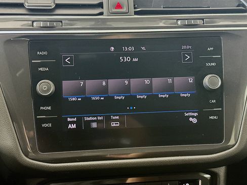 Used 2020 Volkswagen Tiguan SE FWD image 19