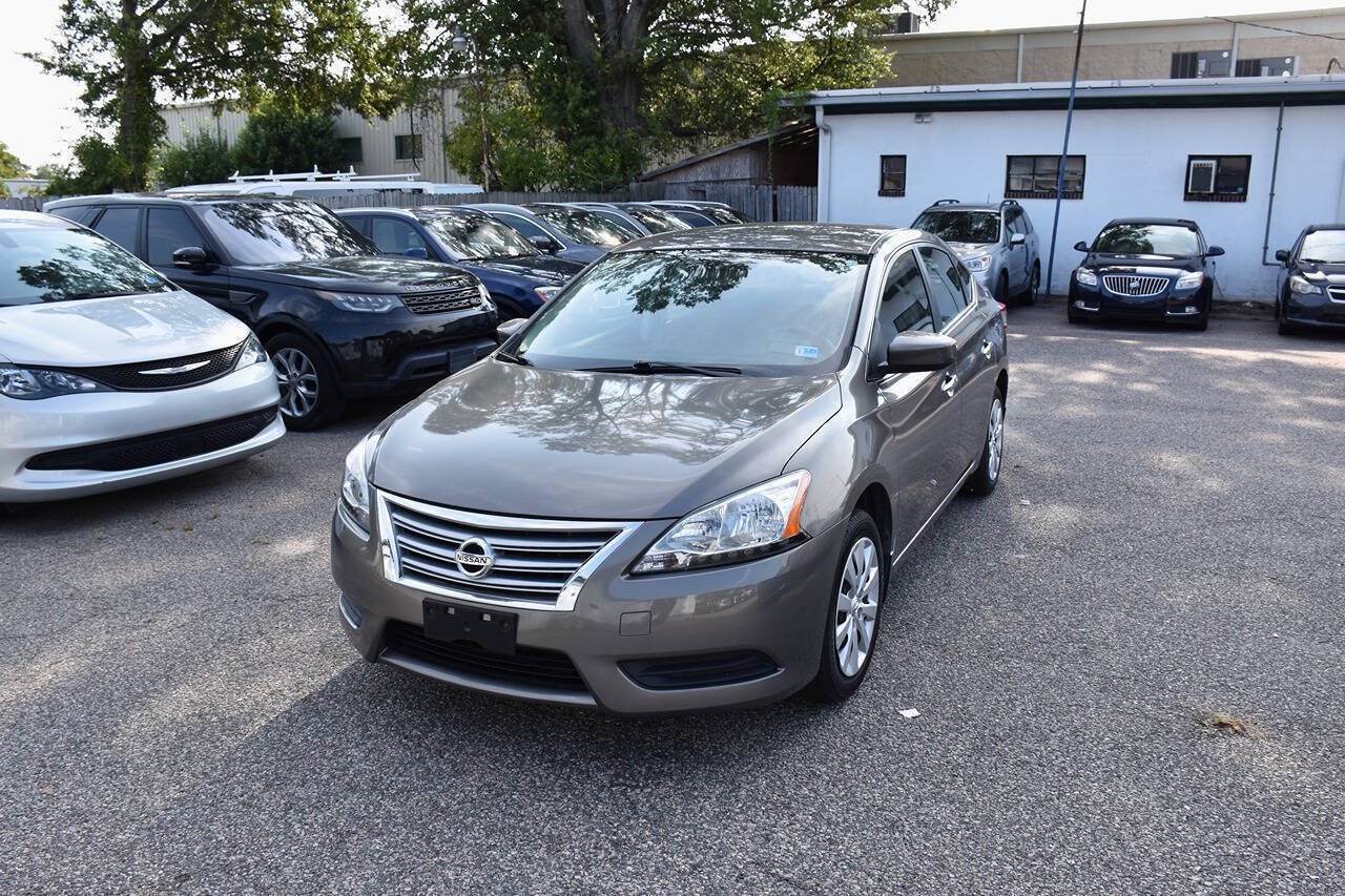Used 2015 Nissan Sentra SV FWD image 1