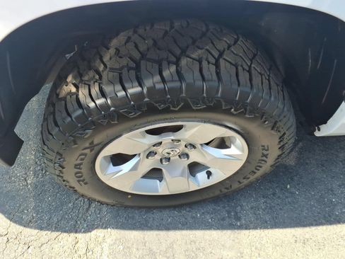 Used 2022 RAM 1500 Big Horn AWD/4WD image 6