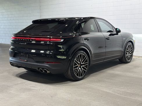 Certified 2025 Porsche Cayenne S AWD/4WD image 7