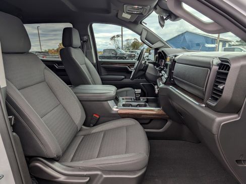 Used 2023 GMC Sierra 1500 Elevation w/ X31 Off-Road Package image 9