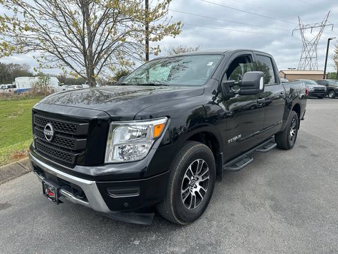 Used 2023 Nissan Titan SV w/ SV Convenience Package image 7