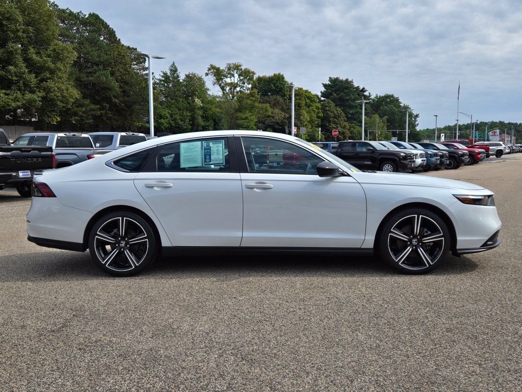 Used 2023 Honda Accord Sport image 7